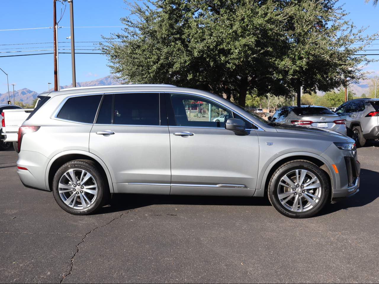 2024 Cadillac XT6 Premium Luxury photo 3