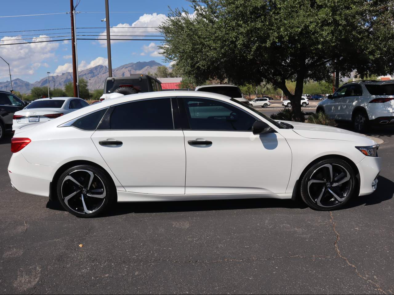 2018 Honda Accord Sport photo 2