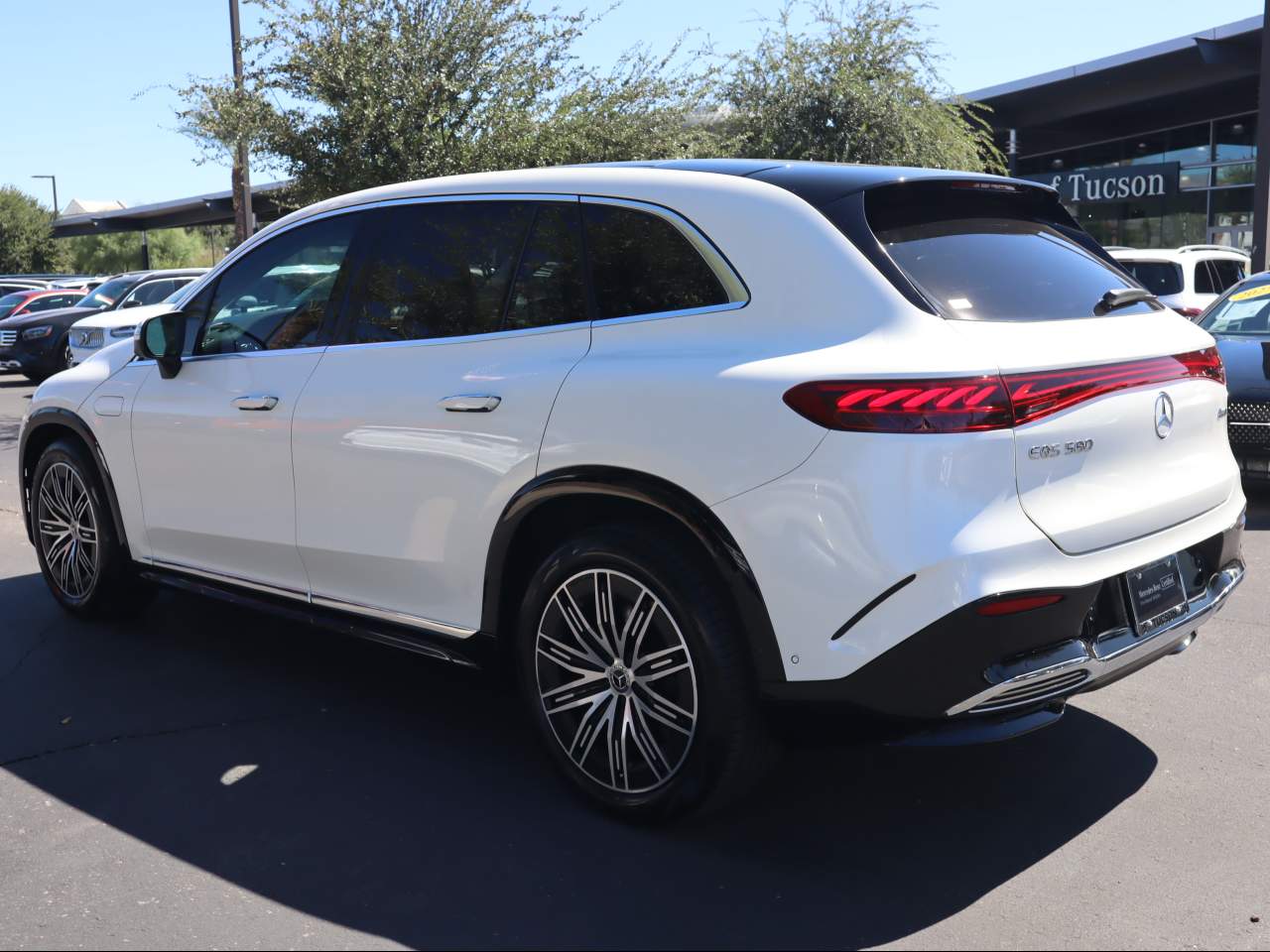 2023 Mercedes Benz EQS SUV 580 4MATIC photo 3