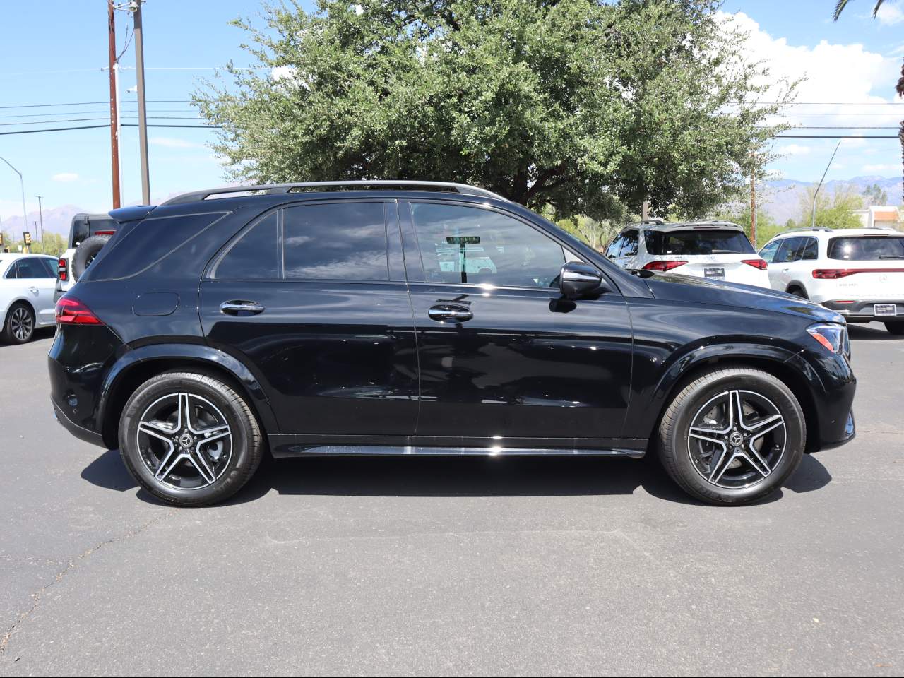 2025 Mercedes Benz GLE 450 4MATIC photo 3