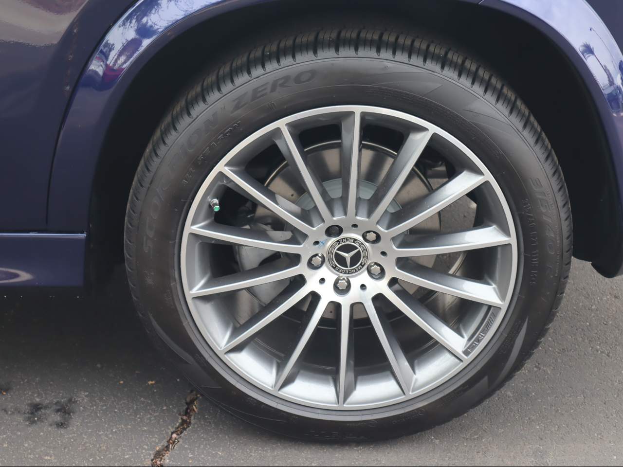 2026 Mercedes Benz GLE 580 4MATIC photo 2