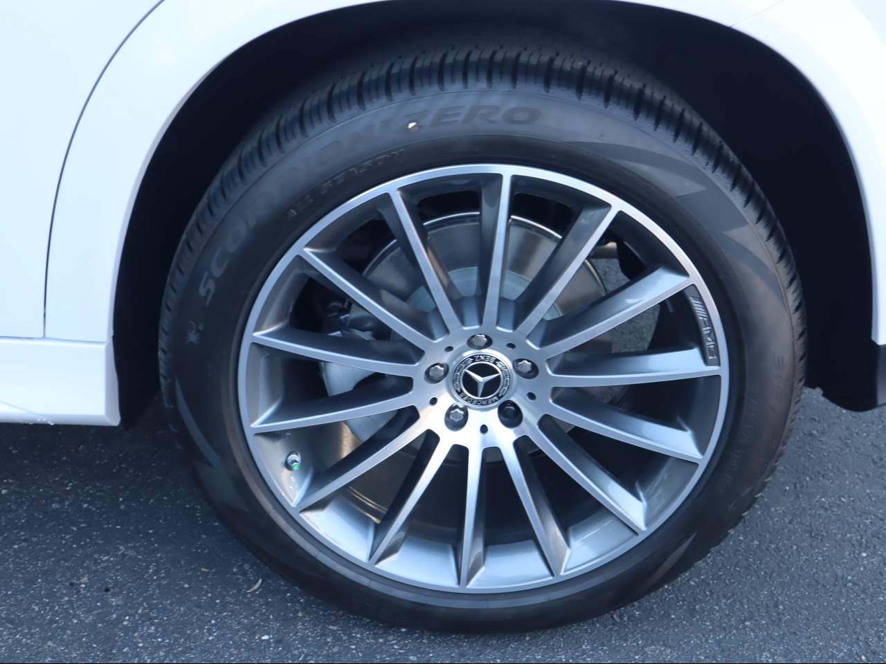 2026 Mercedes Benz GLE 450 4MATIC photo 2