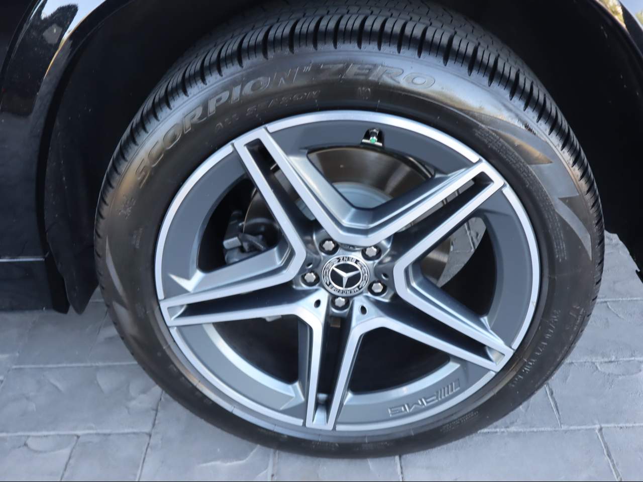 2025 Mercedes-Benz GLS 450 SUV