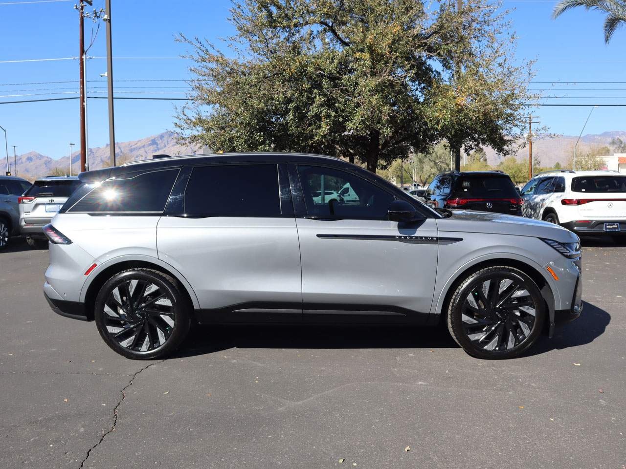 2024 Lincoln Nautilus Hybrid Reserve