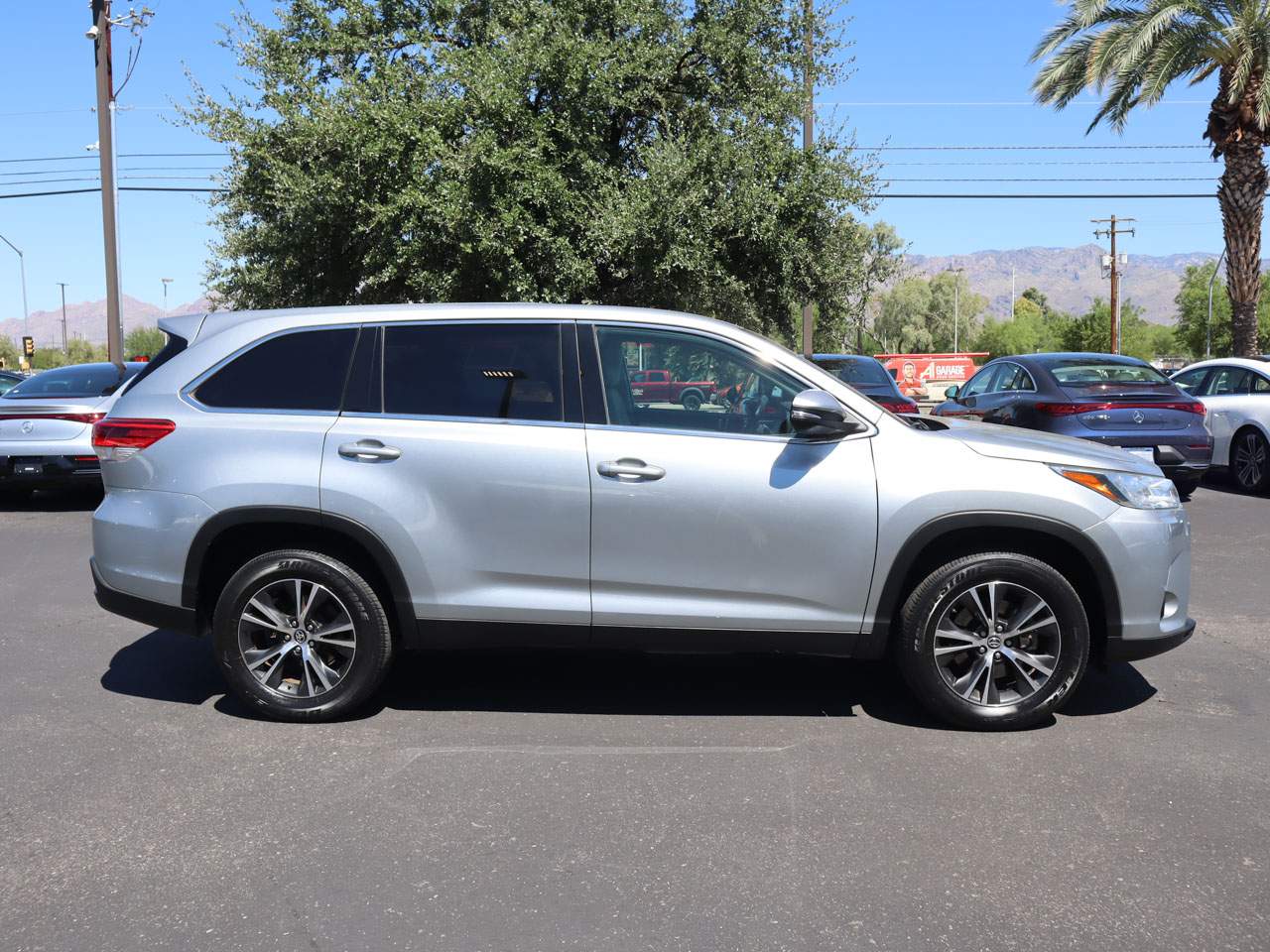 2019 Toyota Highlander LE