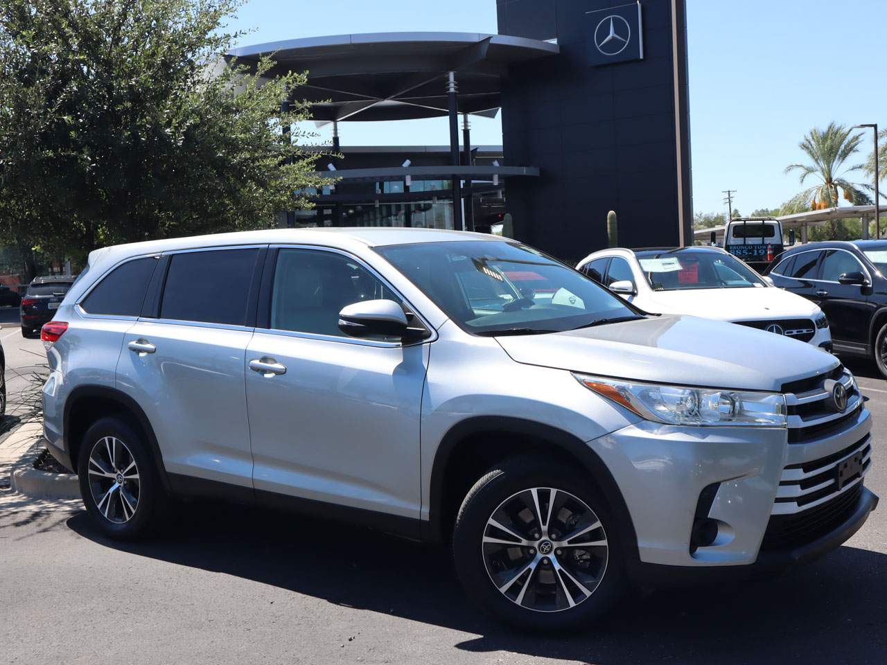 2019 Toyota Highlander LE