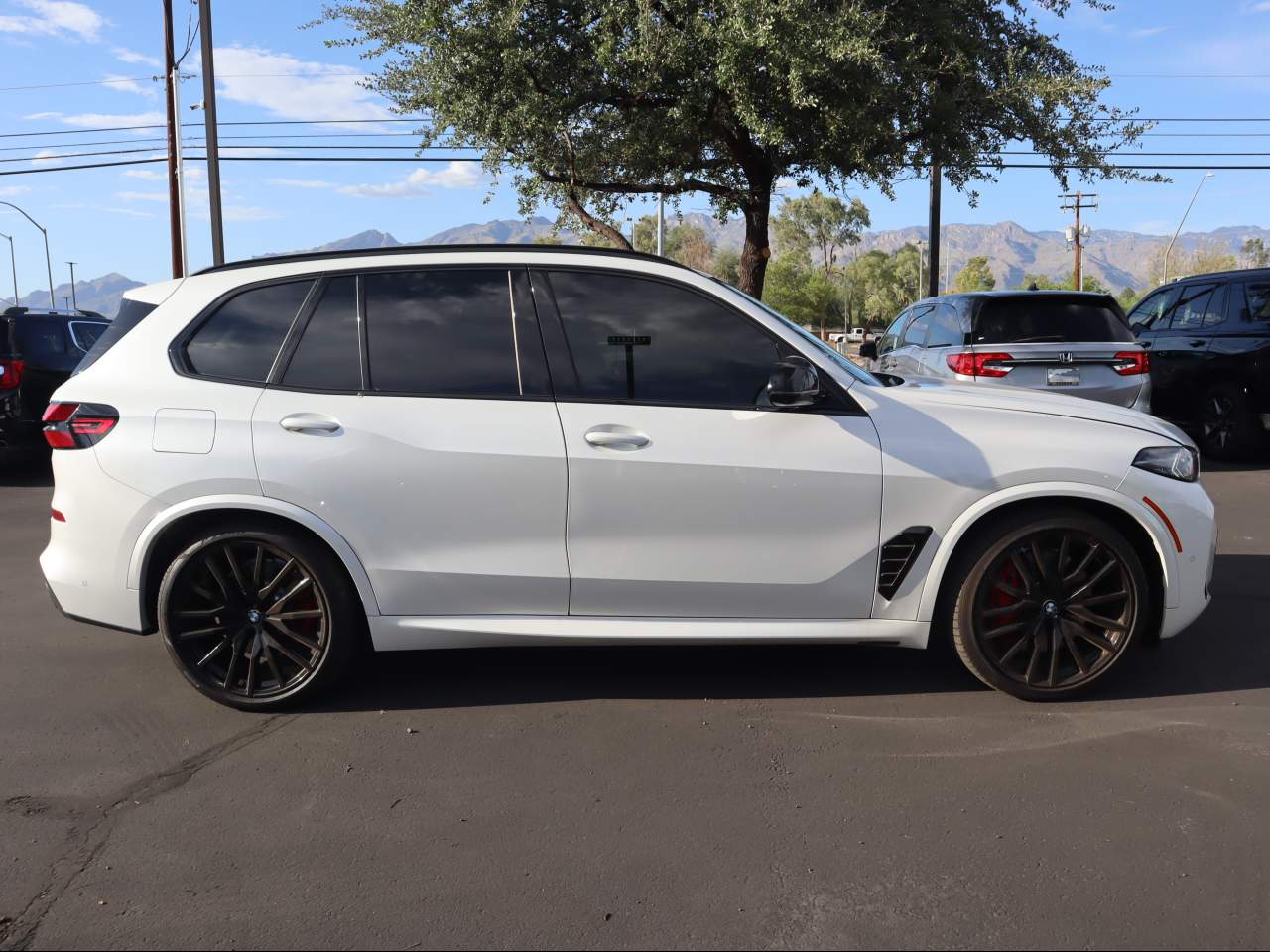 2025 BMW X5 M60i