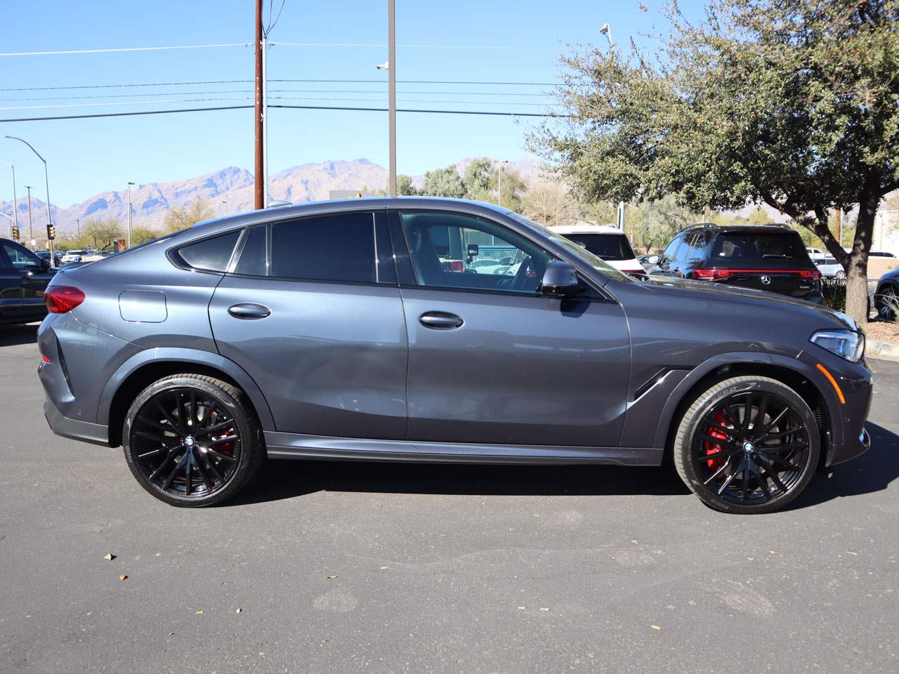 2021 BMW X6 M50i