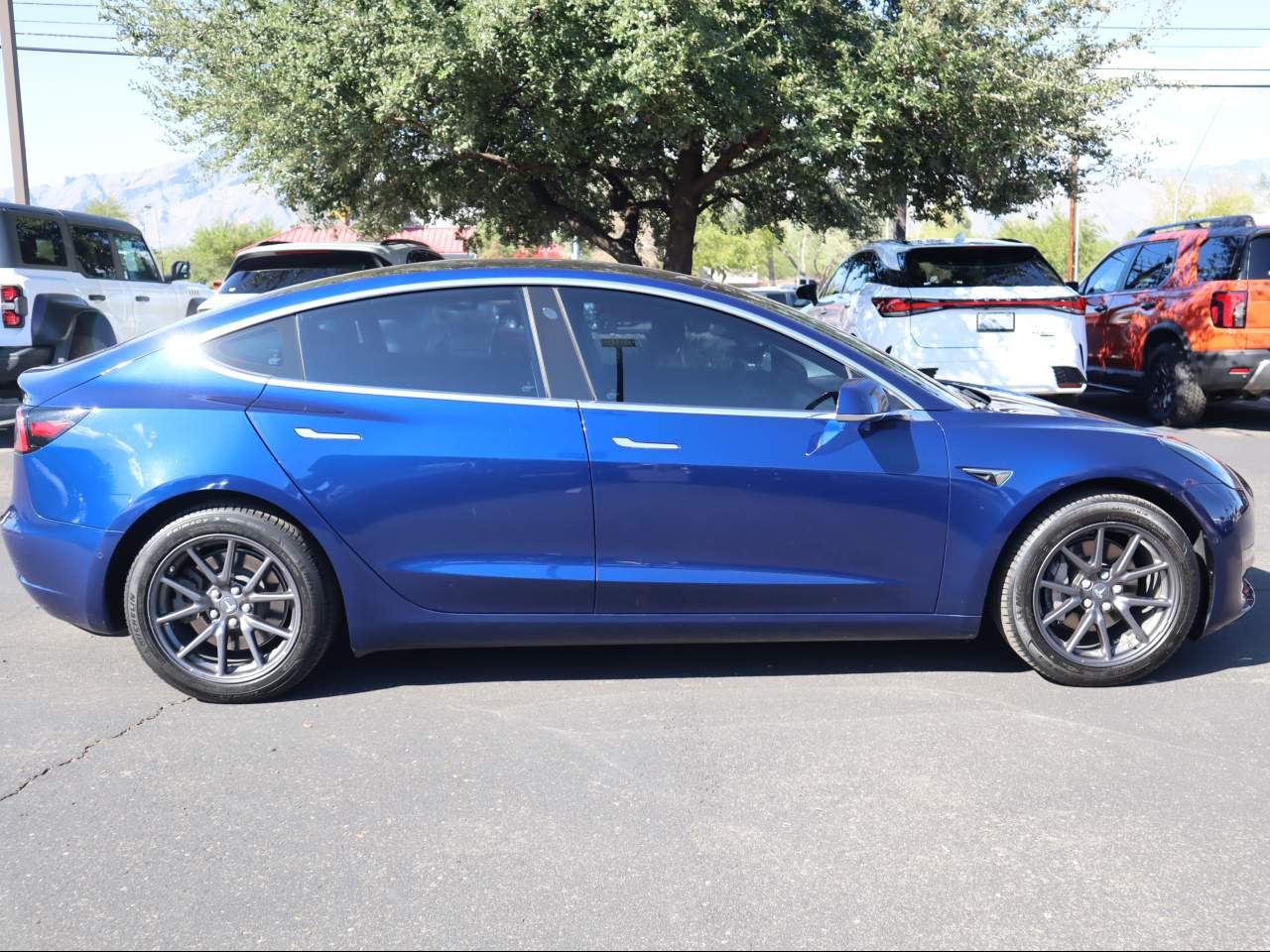 2018 Tesla Model 3 Mid Range photo 3
