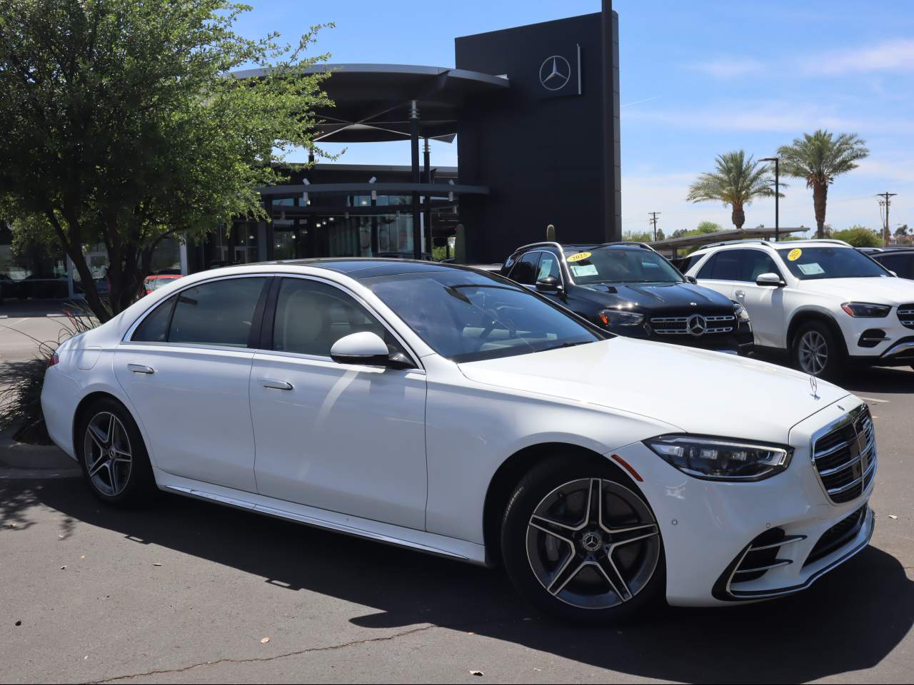 MANUFAKTUR Moonlight White Metallic 2024 Mercedes-Benz S-Class S 580e 4MATIC Sedan All-Wheel Drive 9-Speed Automatic