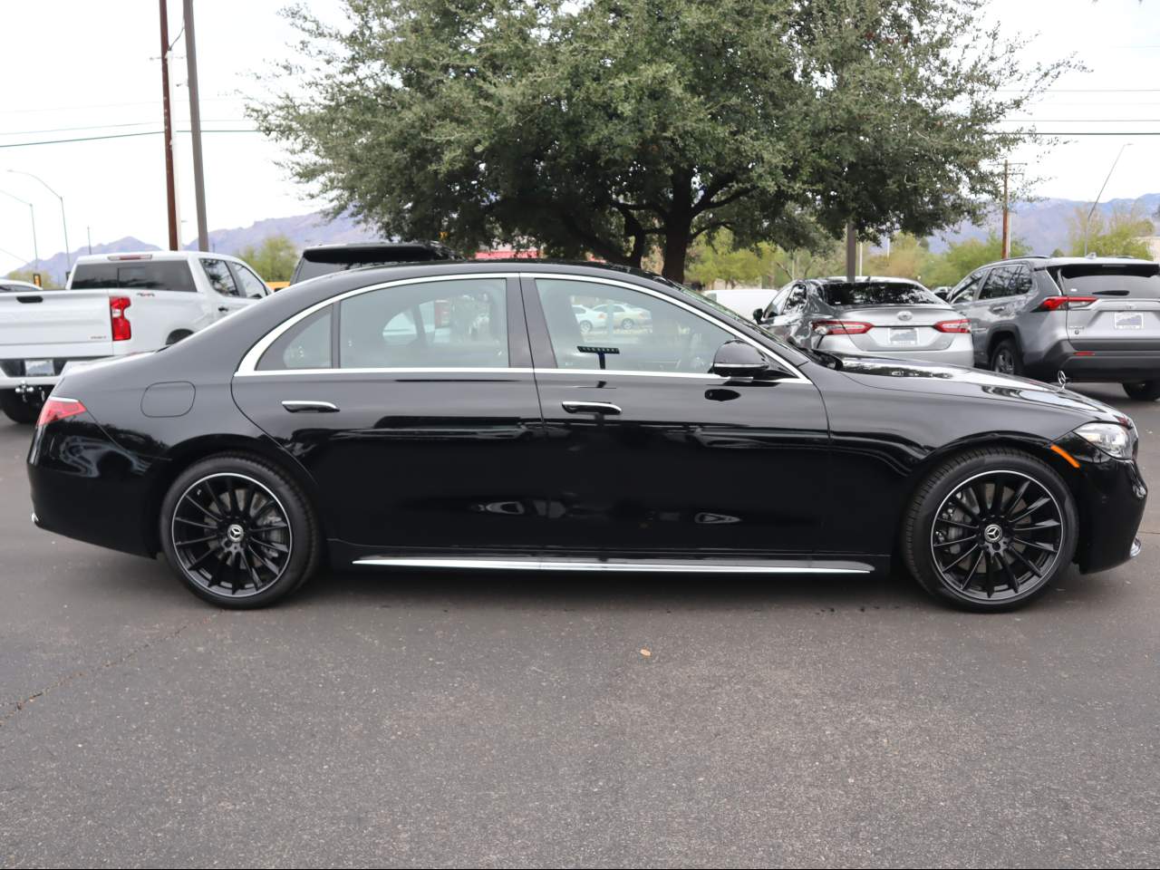 2026 Mercedes Benz S 580 4MATIC photo 3