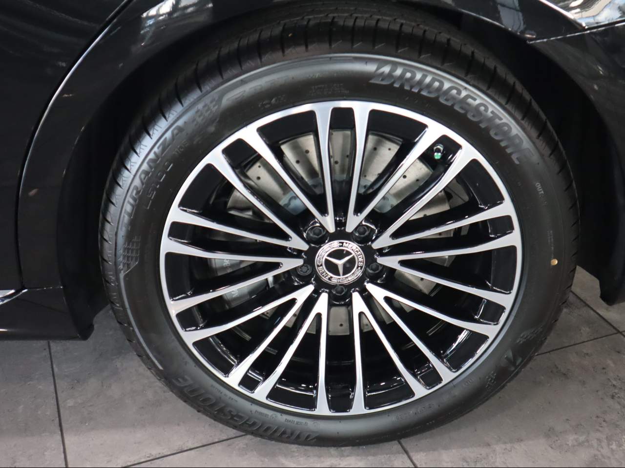 2026 Mercedes Benz S 580 4MATIC photo 2