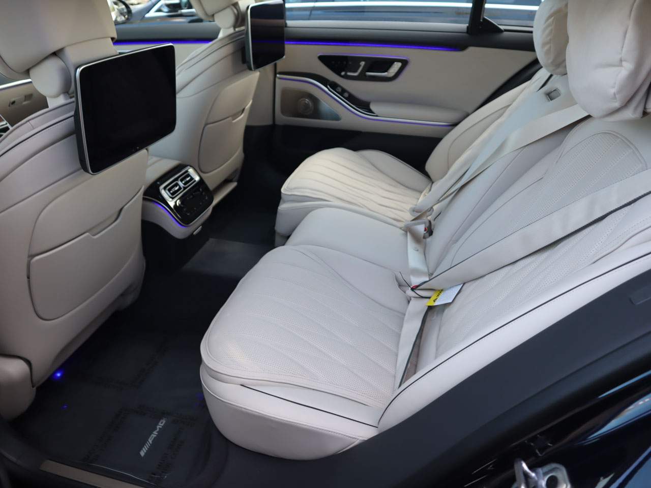 2025 Mercedes-Benz S-Class S 63 - Photo 16