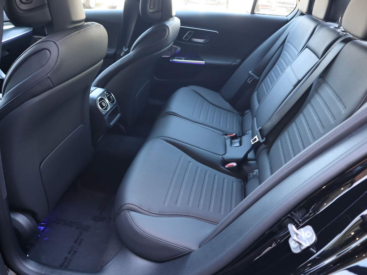 2025 Mercedes-Benz C-Class Sedan C 300 - Photo 16