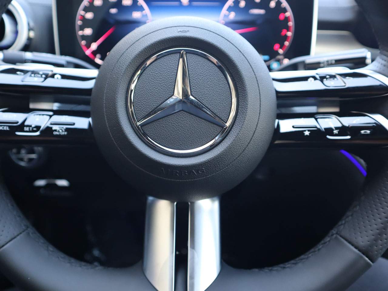 2025 Mercedes-Benz C-Class Sedan C 300 - Photo 12