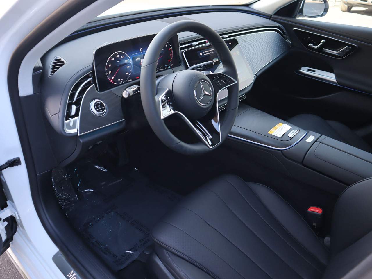 2025 Mercedes-Benz E-Class E350 - Photo 11