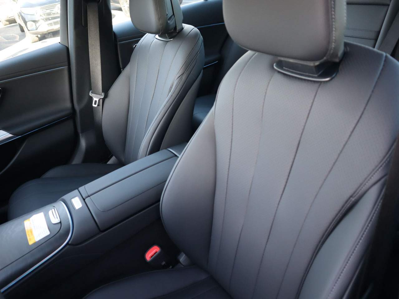 2025 Mercedes-Benz E-Class E350 - Photo 15