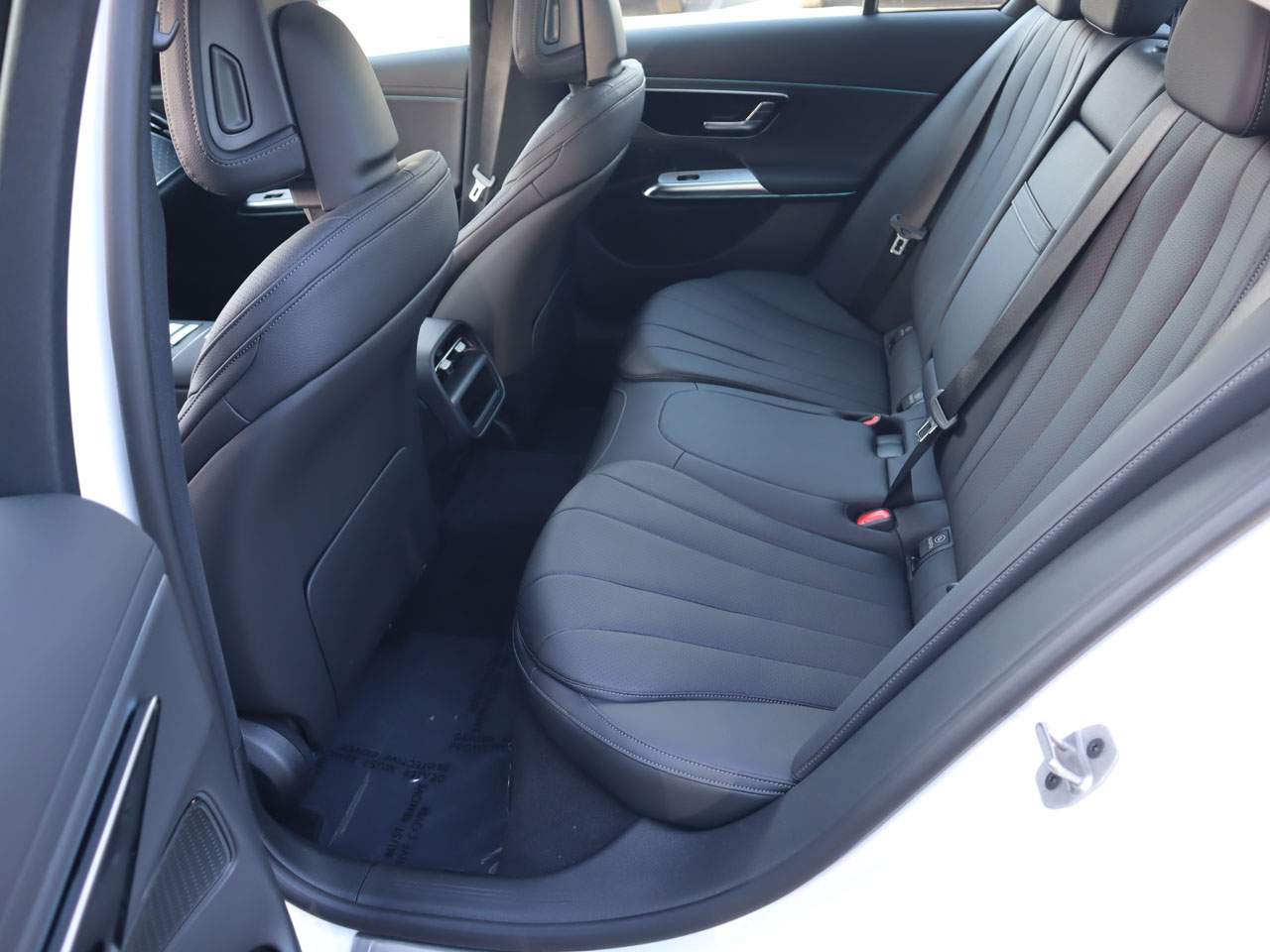 2025 Mercedes-Benz E-Class E350 - Photo 16