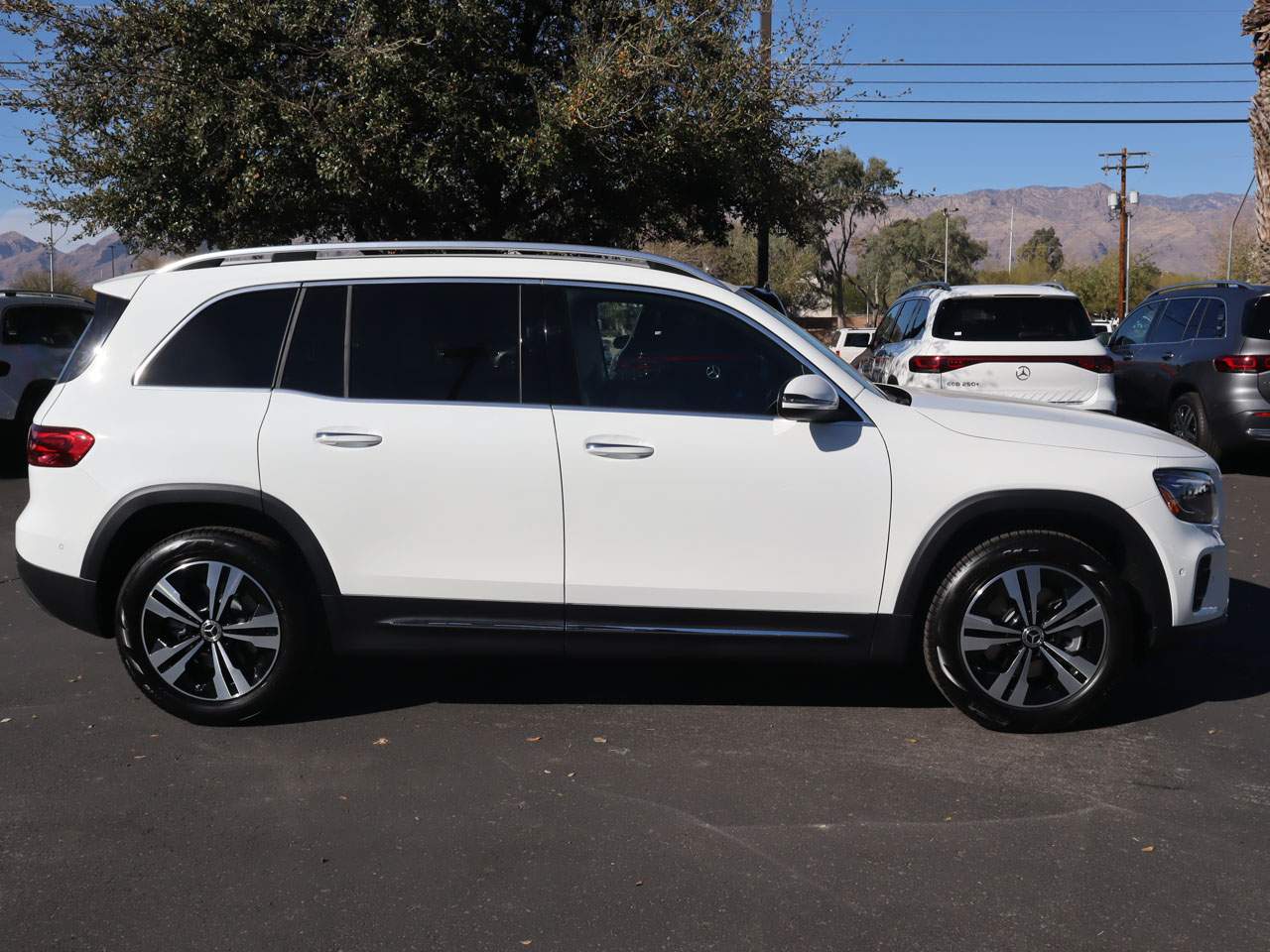 2025 Mercedes-Benz GLB 250