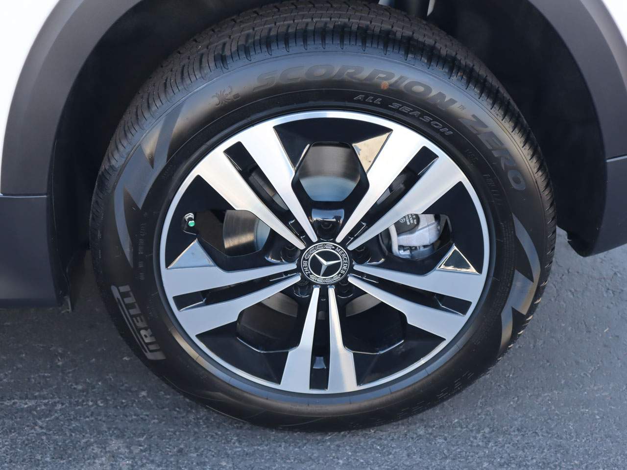 2025 Mercedes-Benz GLB 250