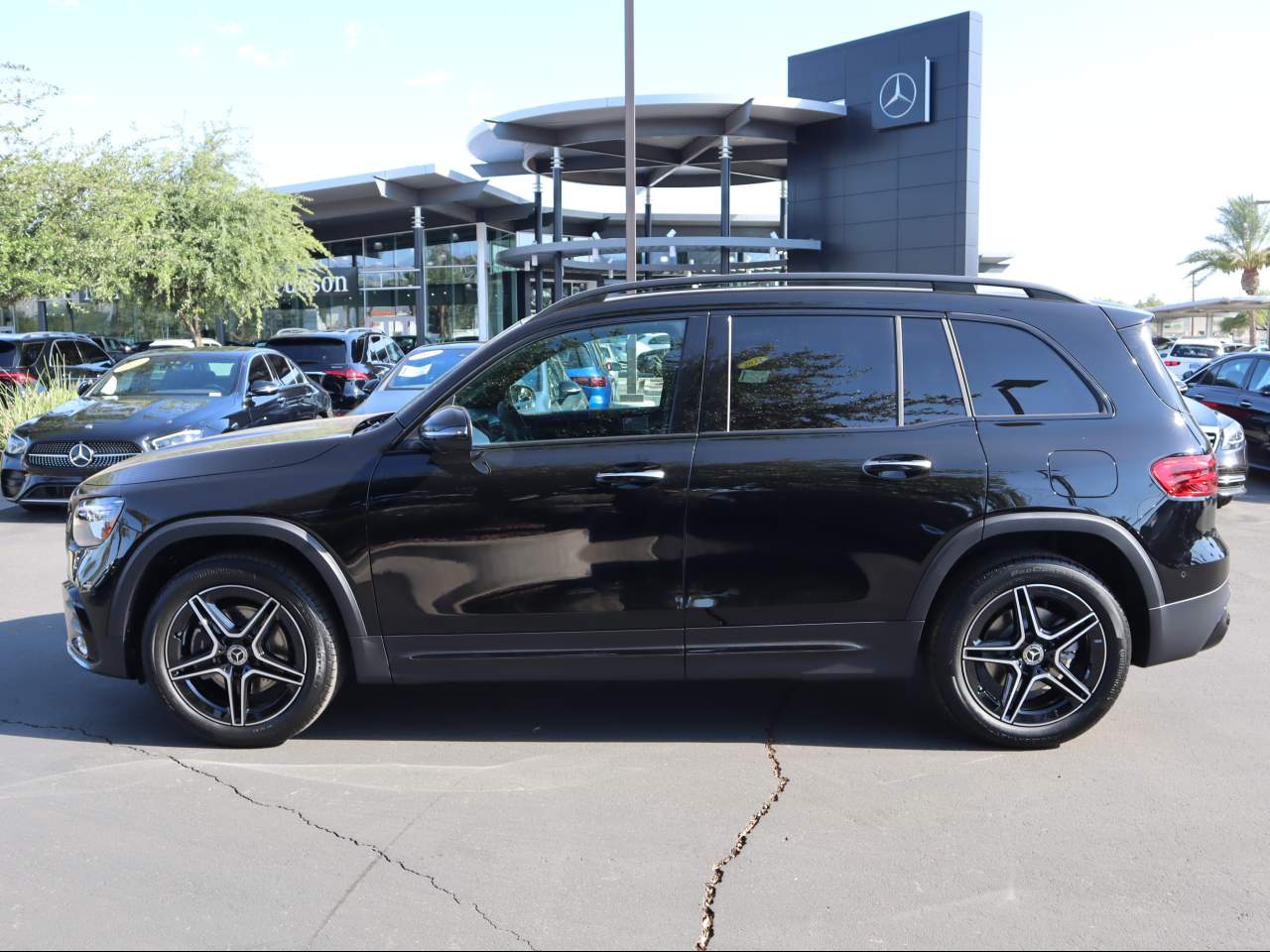 2025 Mercedes-Benz GLB Base - Photo 6