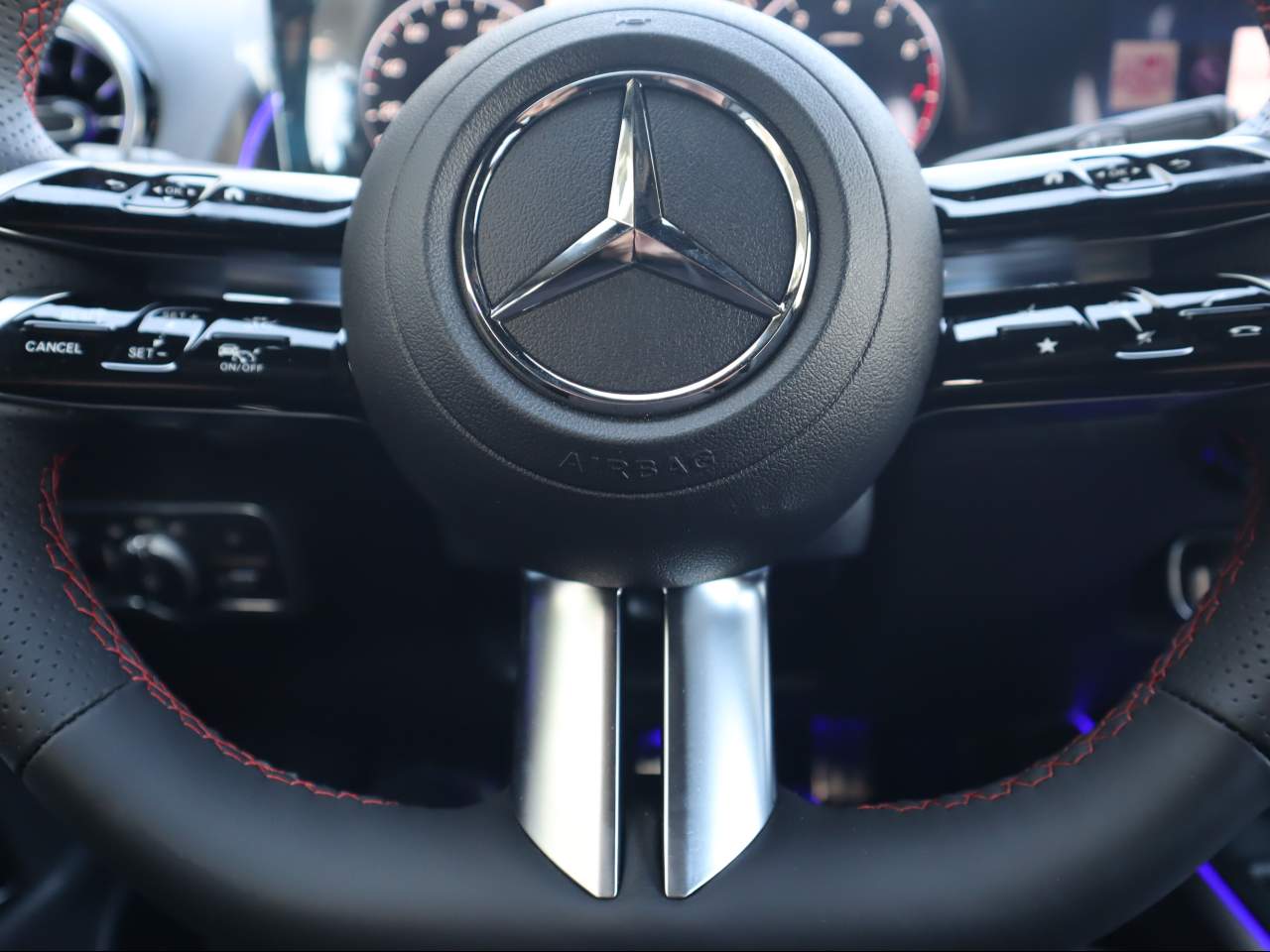 2025 Mercedes-Benz GLB Base - Photo 12