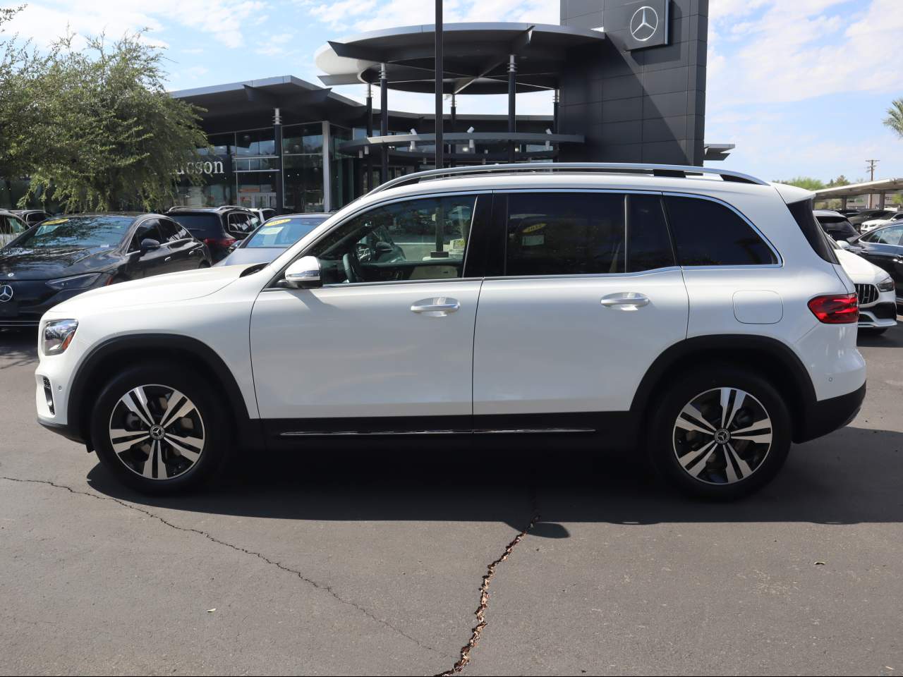 2026 Mercedes-Benz GLB GLB 250 - Photo 6