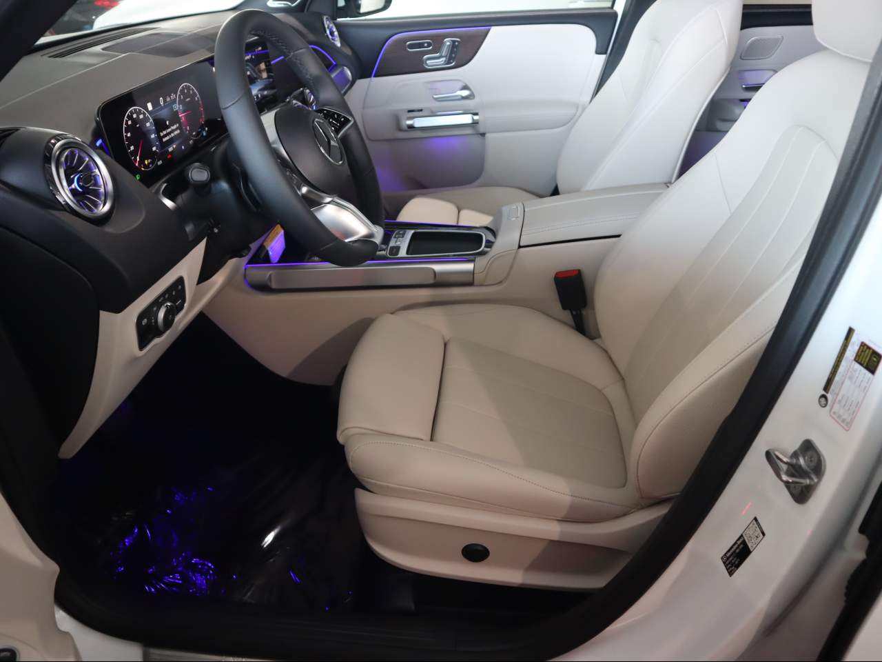 2026 Mercedes-Benz GLB GLB 250 - Photo 10