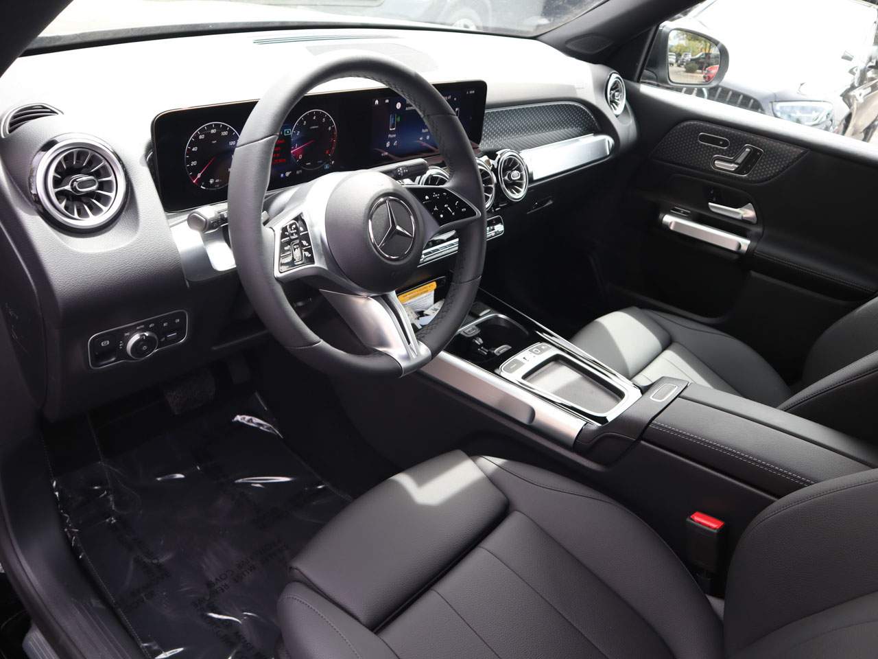 2025 Mercedes-Benz GLB Base - Photo 11