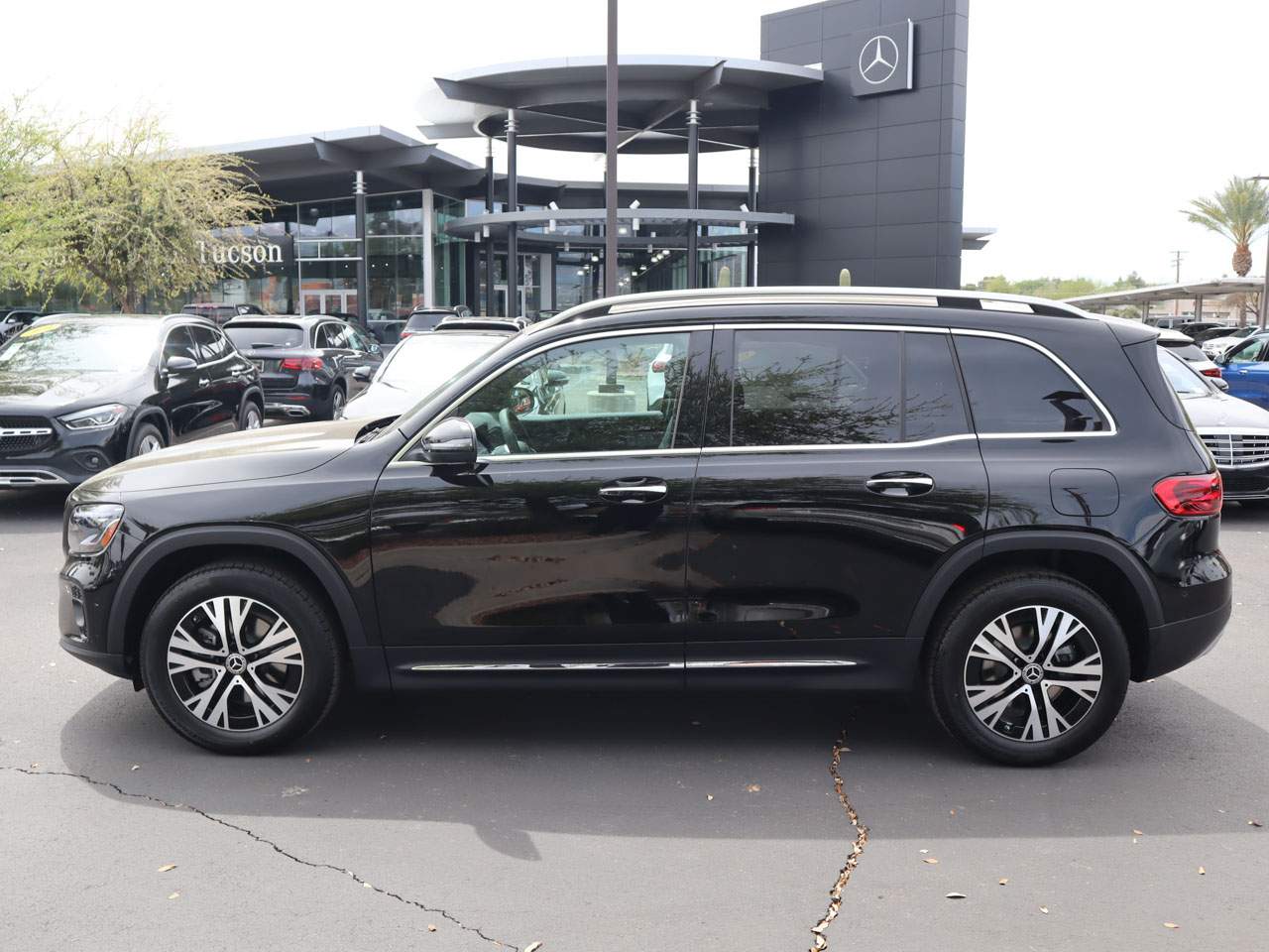 2025 Mercedes-Benz GLB Base - Photo 6