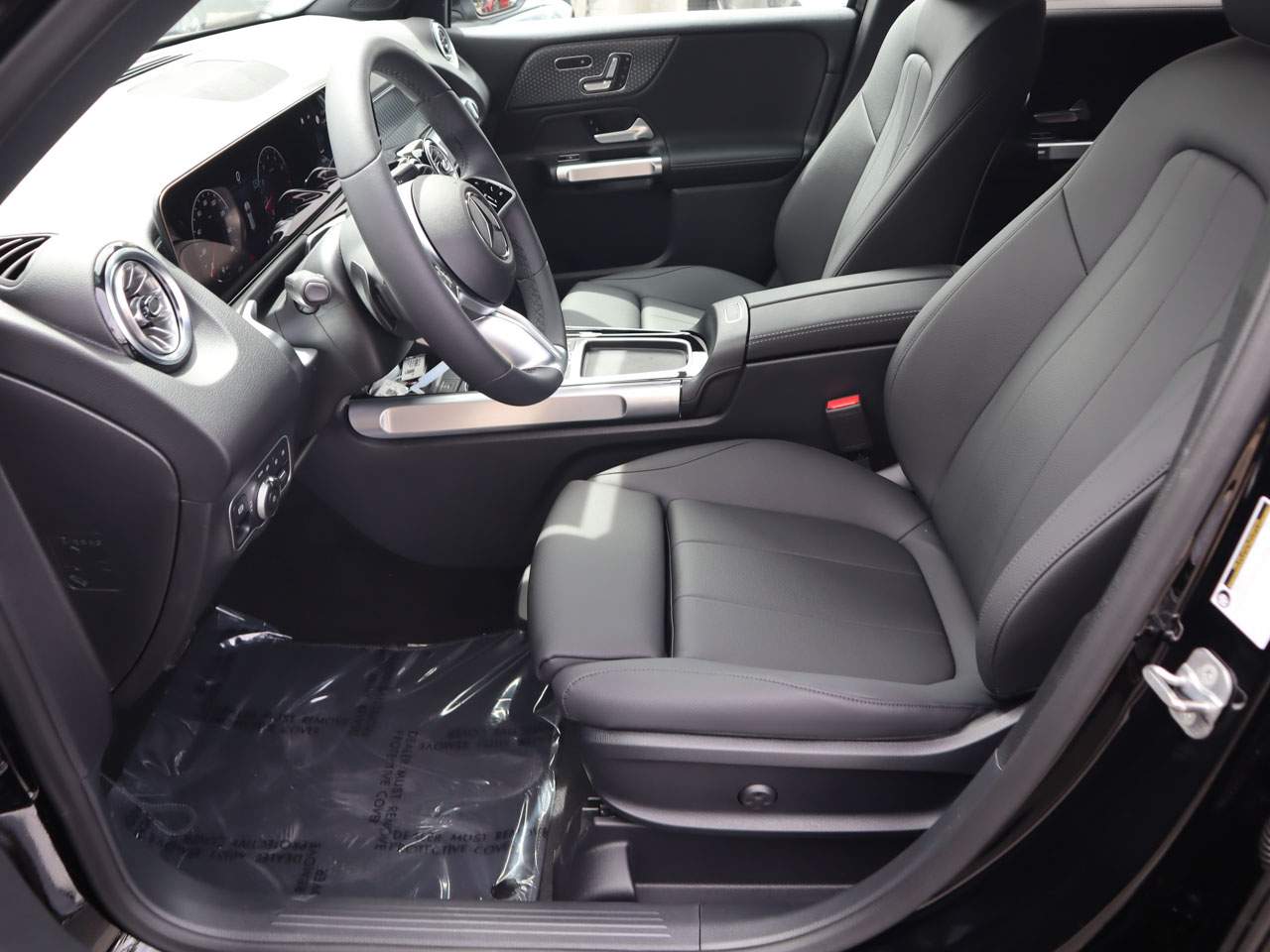 2025 Mercedes-Benz GLB Base - Photo 10
