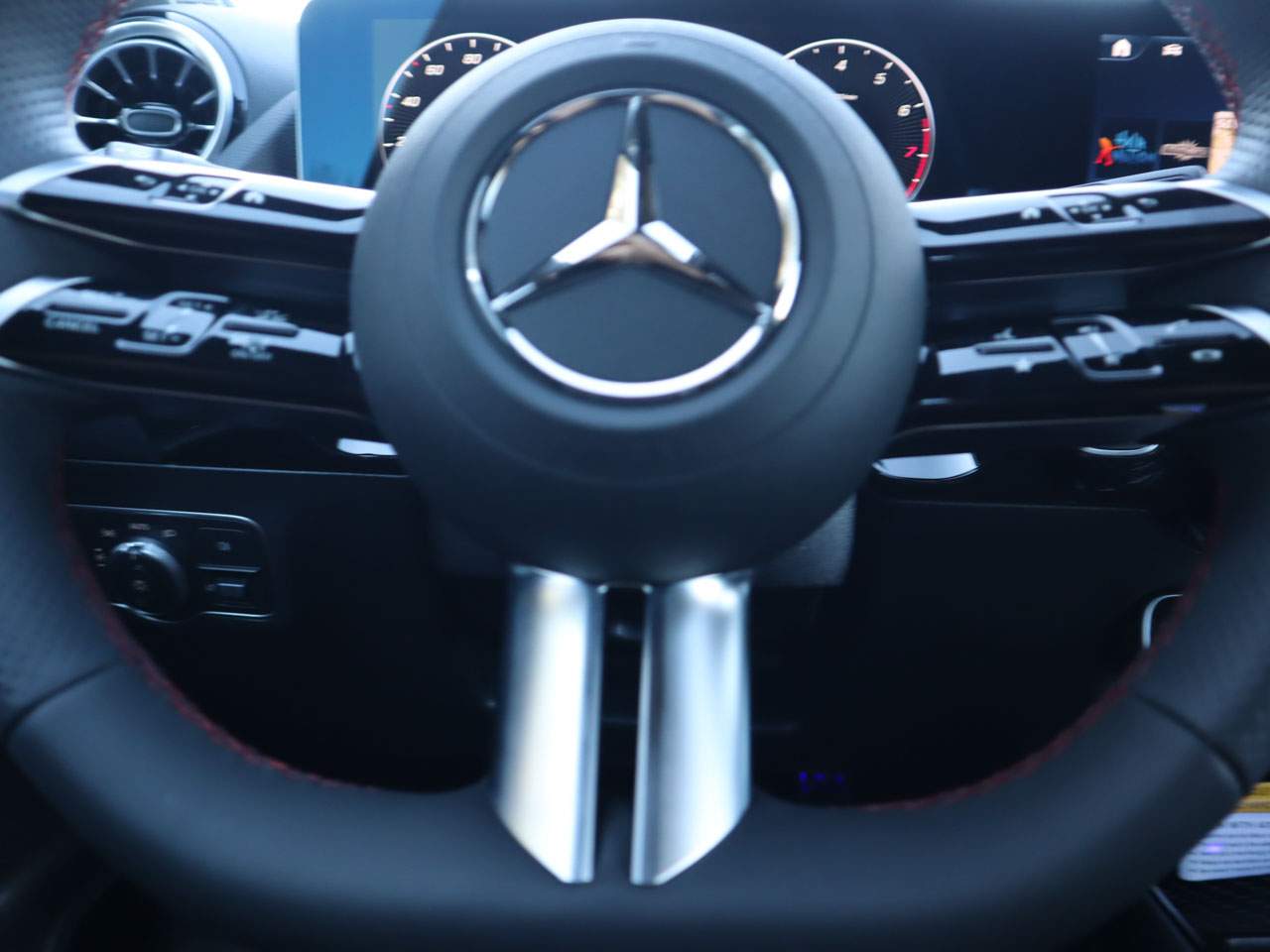 2025 Mercedes-Benz GLA GLA250 - Photo 12
