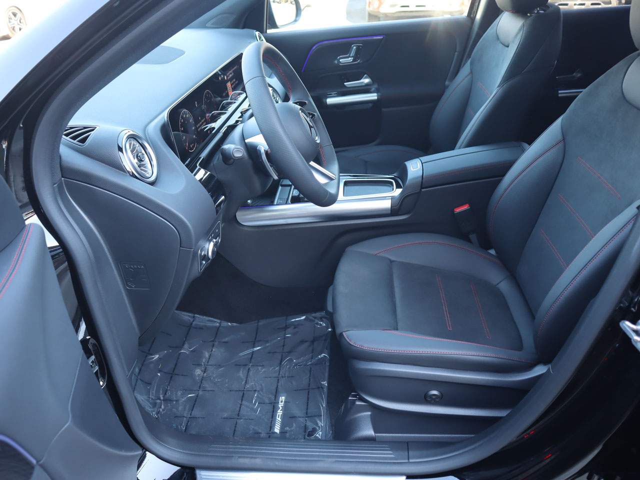 2025 Mercedes-Benz GLA GLA250 - Photo 10