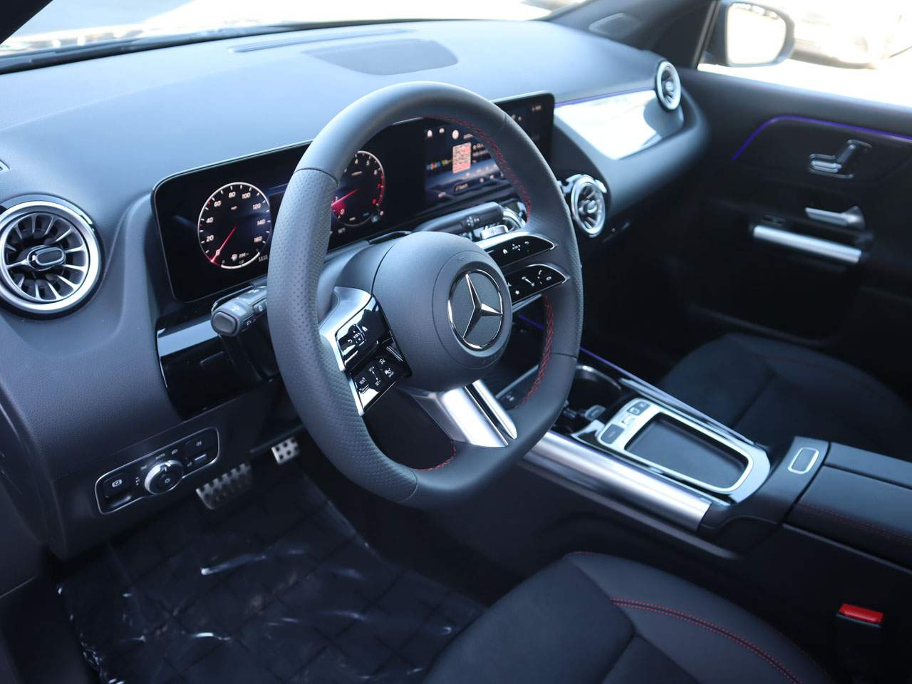 2025 Mercedes-Benz GLA GLA250 - Photo 11