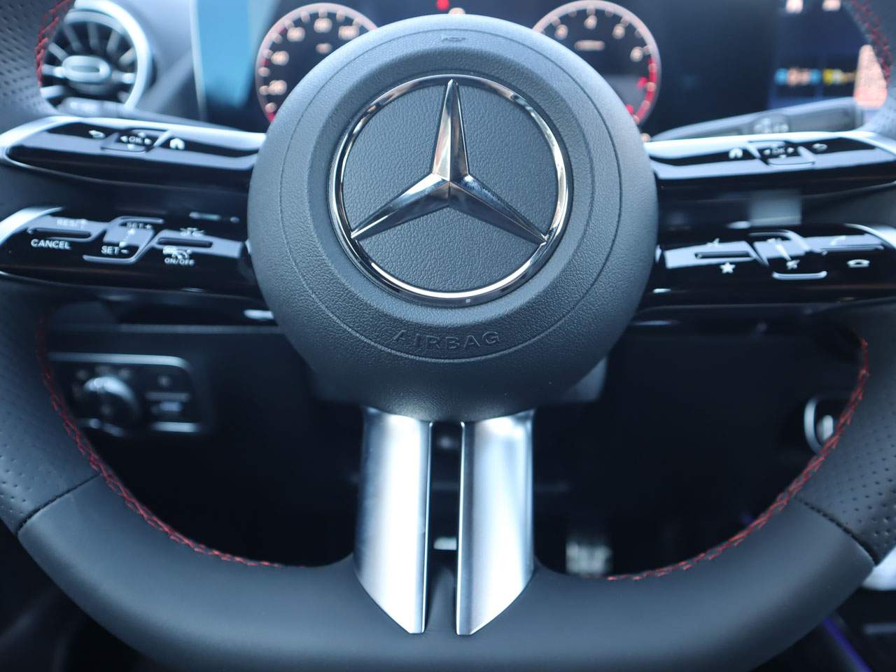 2025 Mercedes-Benz GLA GLA250 - Photo 12
