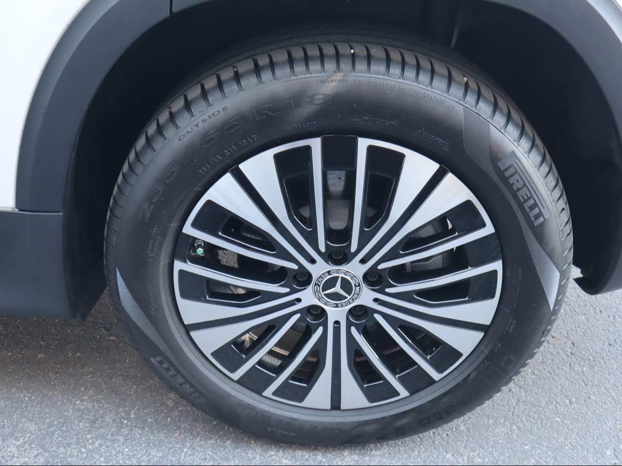 2025 Mercedes Benz EQB 250+ photo 2