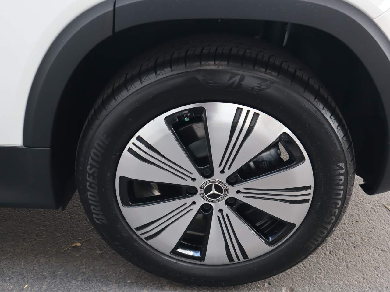 2025 Mercedes-Benz EQB 300 4MATIC
