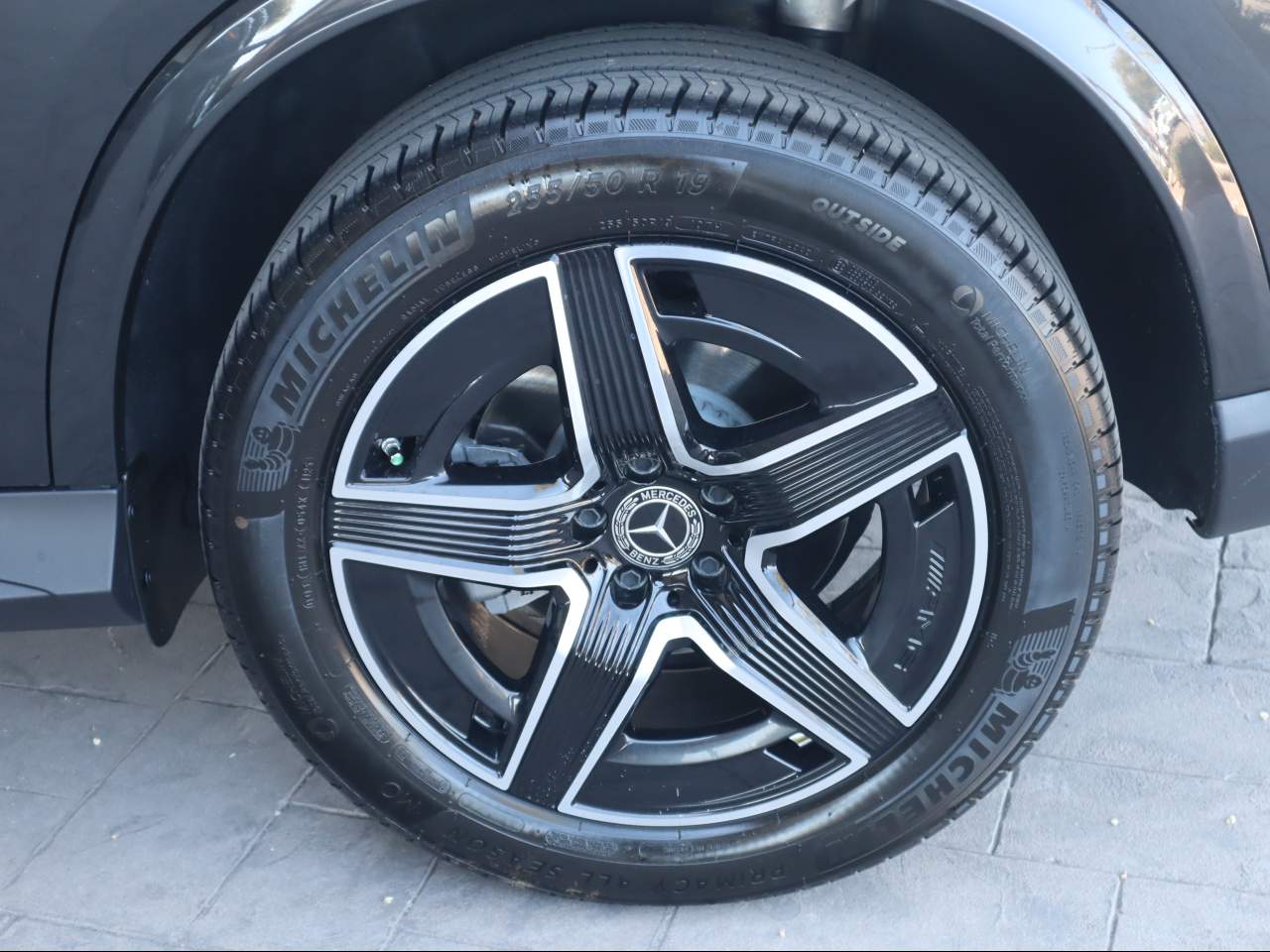 2025 Mercedes-Benz GLC 300 SUV