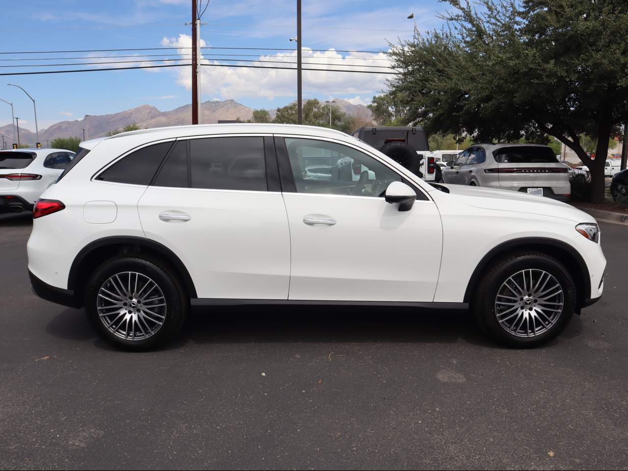 2025 Mercedes-Benz GLC 300 SUV