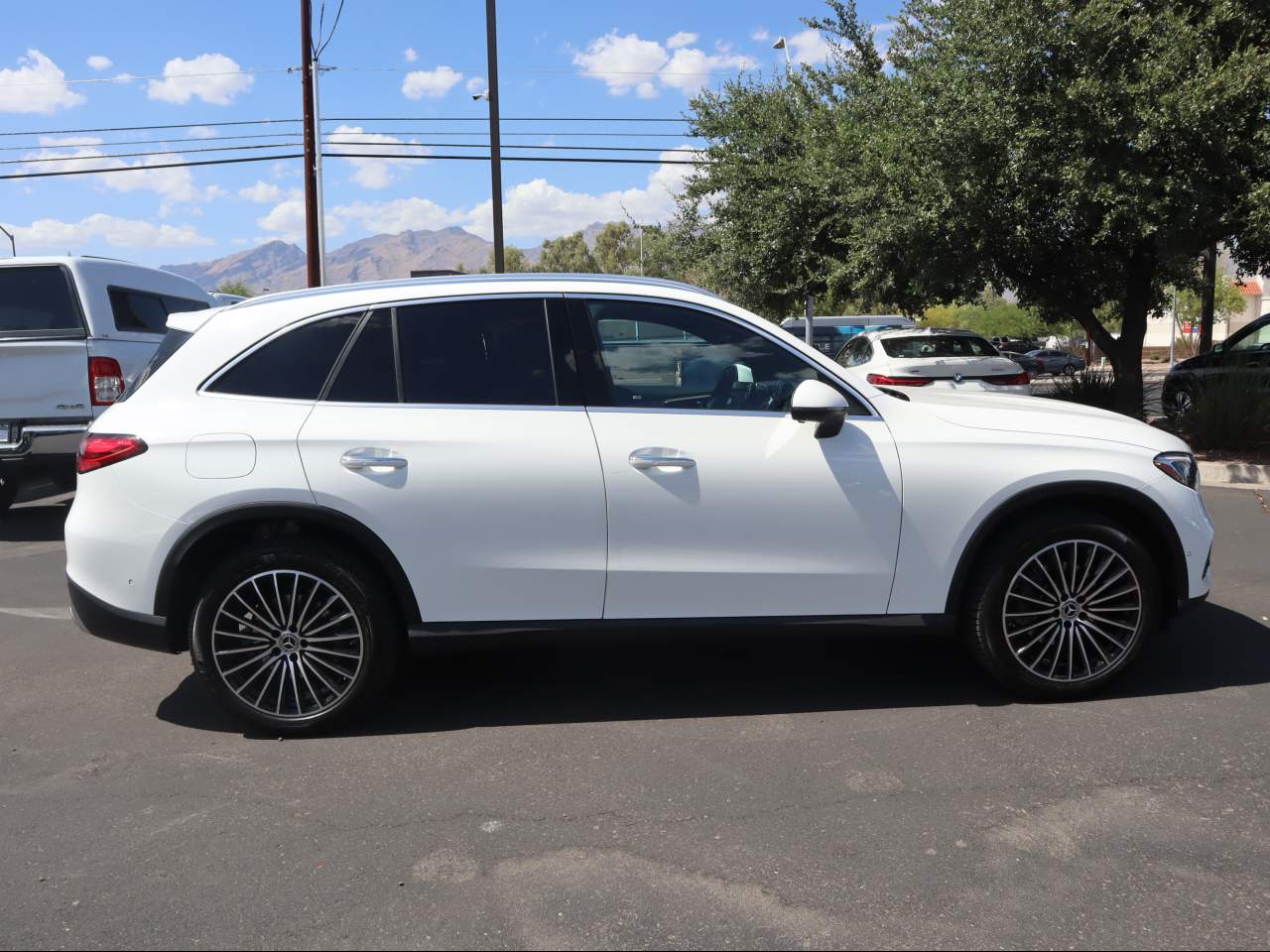 2025 Mercedes-Benz GLC 300 SUV