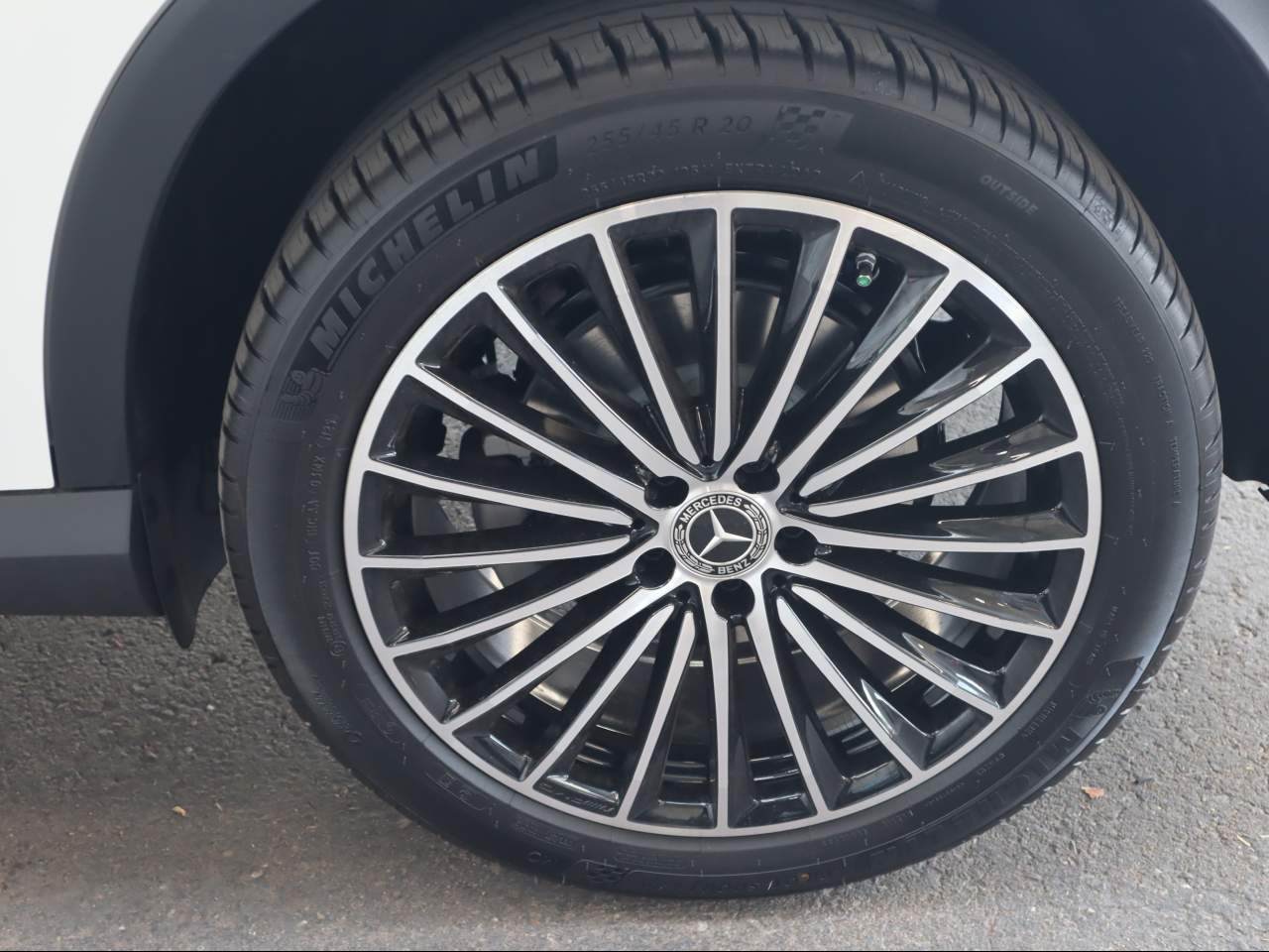 2025 Mercedes-Benz GLC 300 SUV