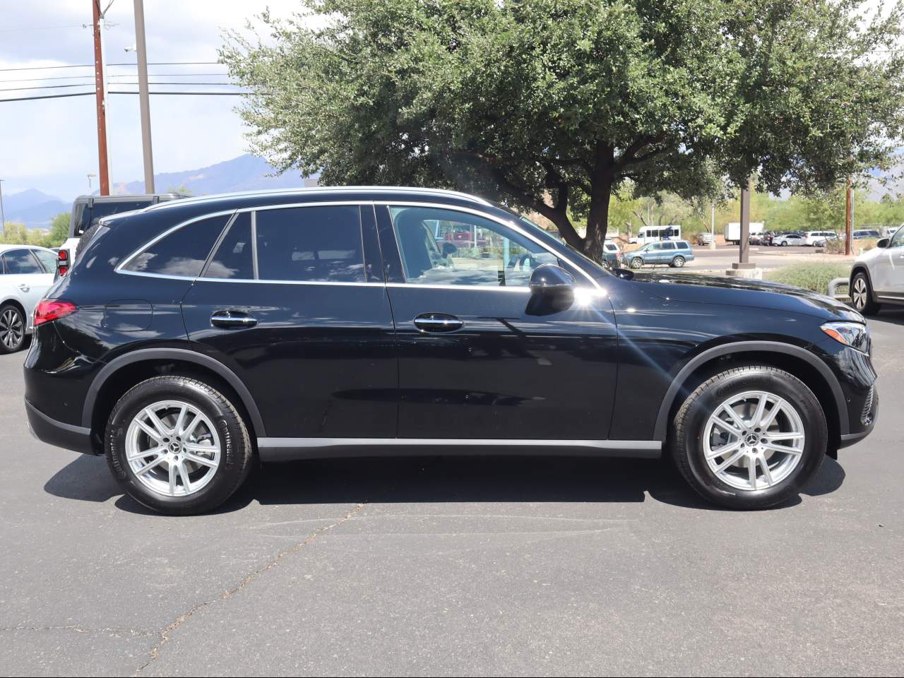 2025 Mercedes-Benz GLC 300 SUV