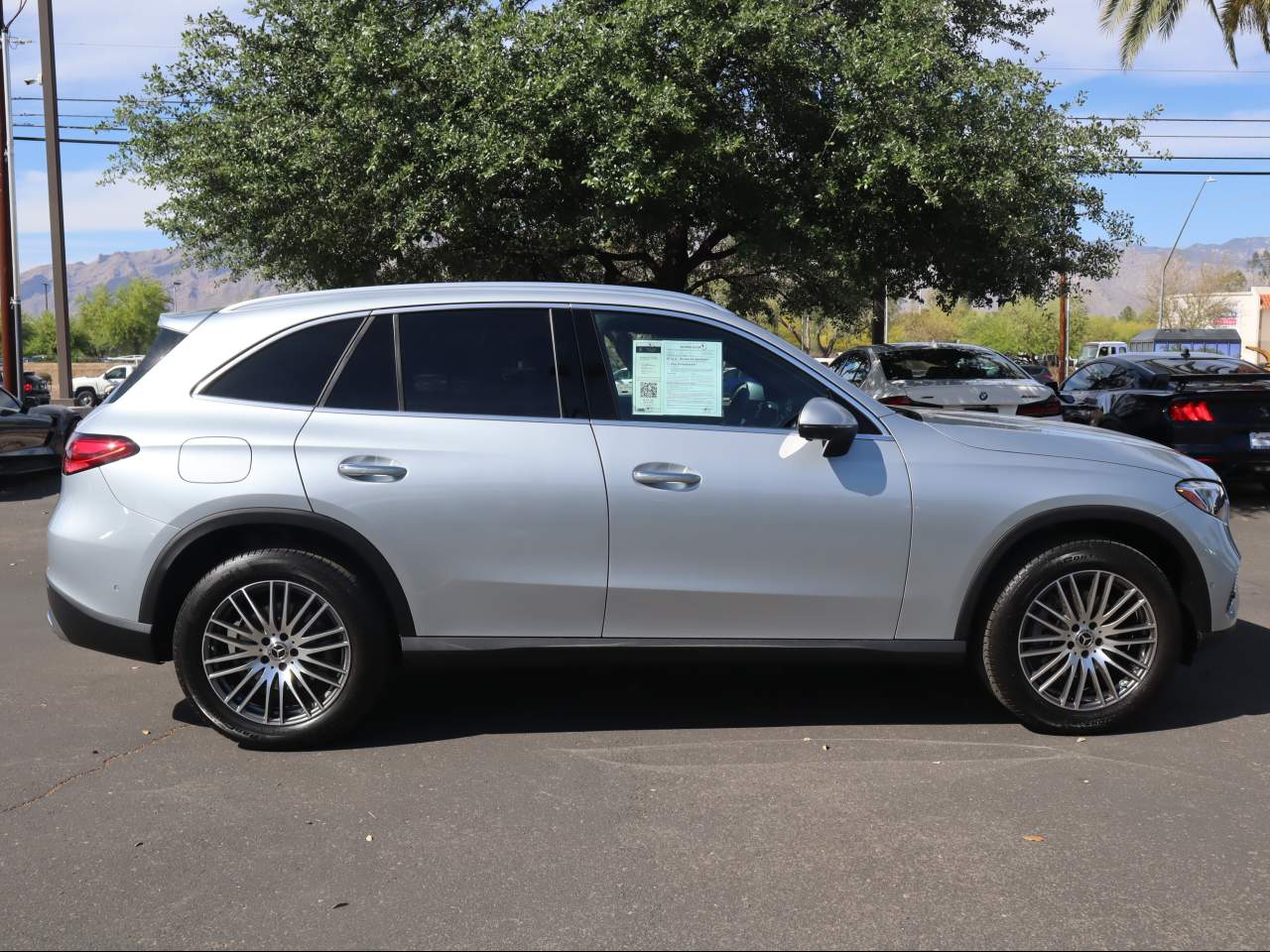 View vehicle photo 2