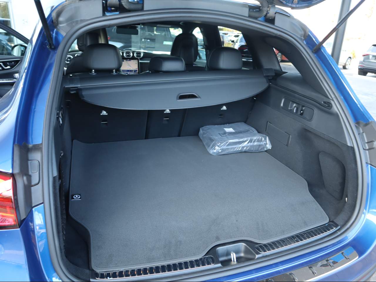 2025 Mercedes-Benz GLC Base - Photo 17