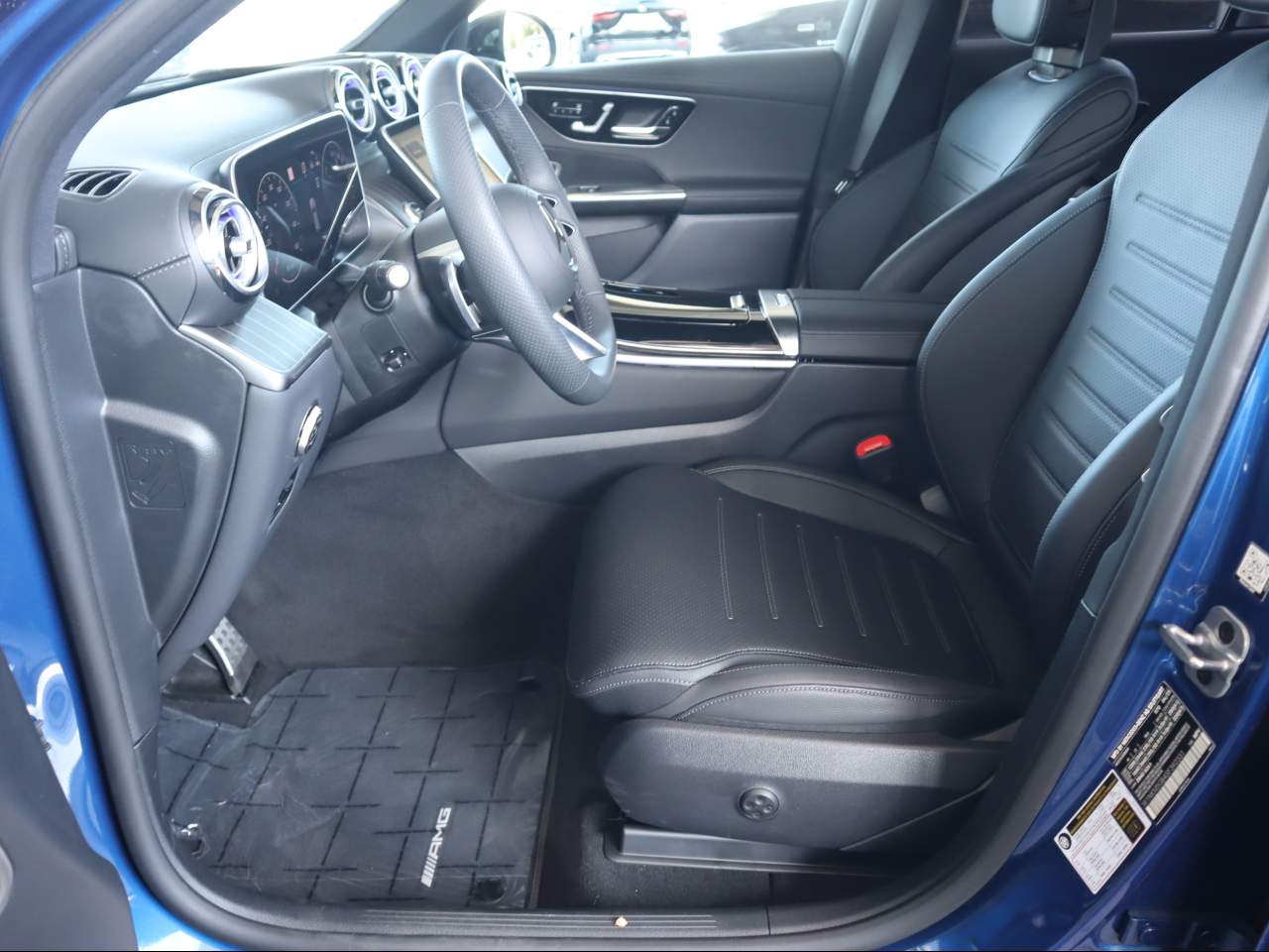 2025 Mercedes-Benz GLC Base - Photo 11