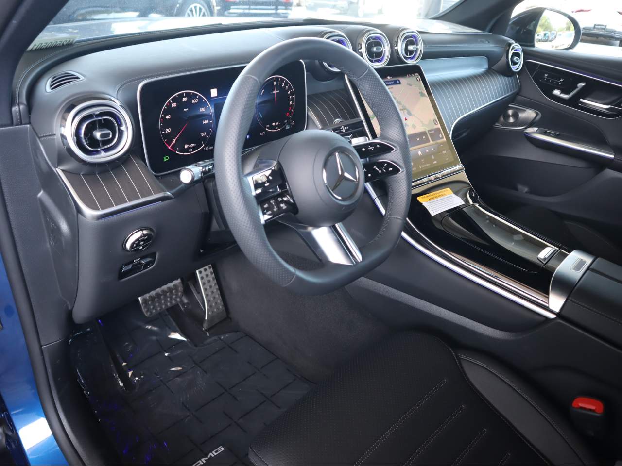 2025 Mercedes-Benz GLC Base - Photo 10