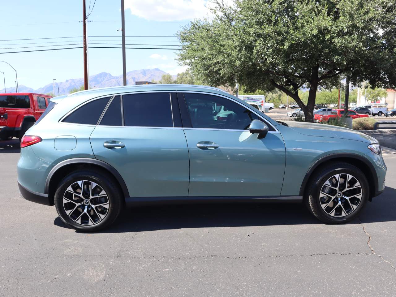 2025 Mercedes-Benz GLC 350e 4MATIC