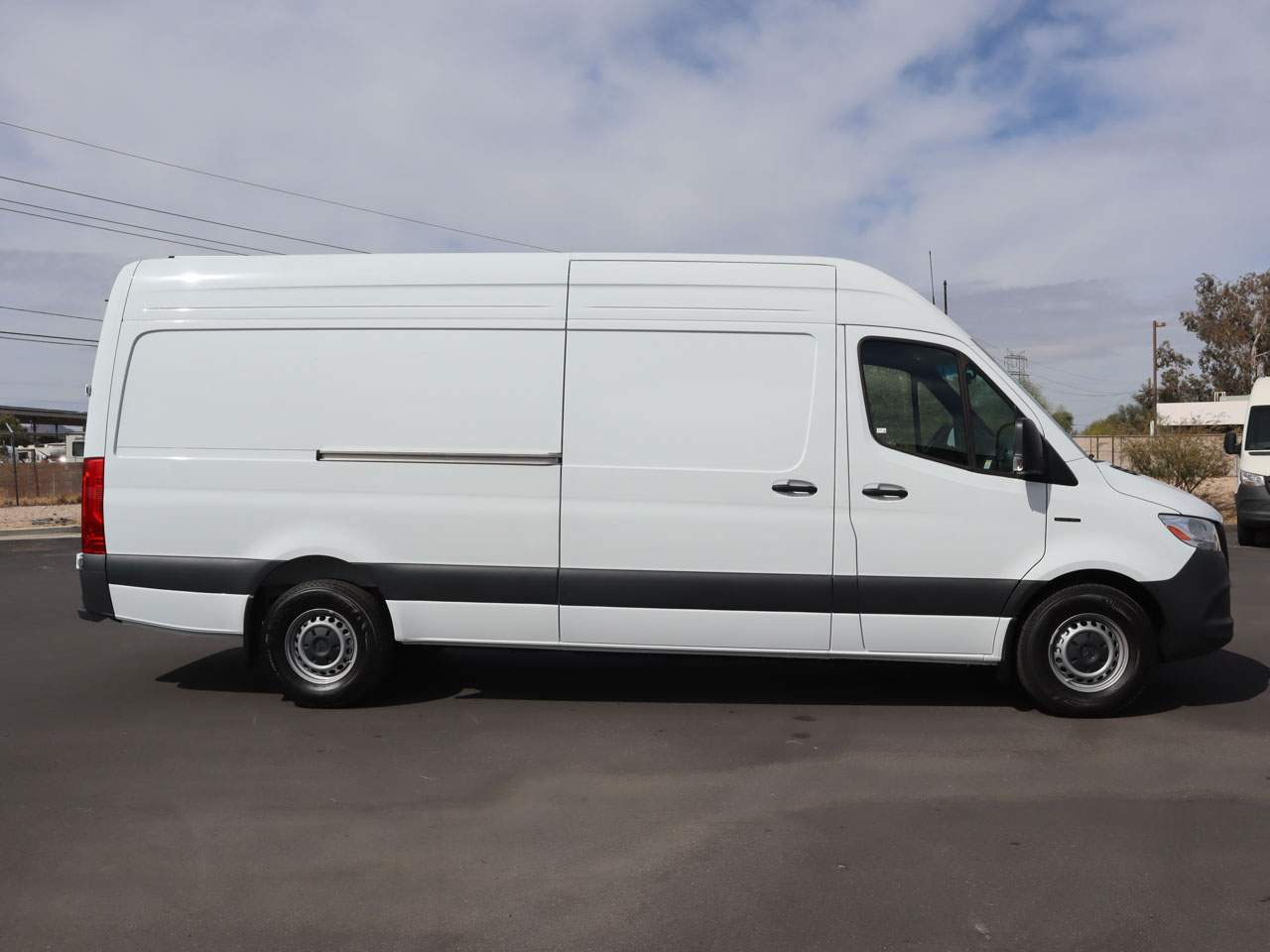 2024 Mercedes-Benz eSprinter 2500