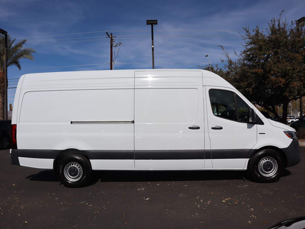 2024 Mercedes-Benz eSprinter 2500