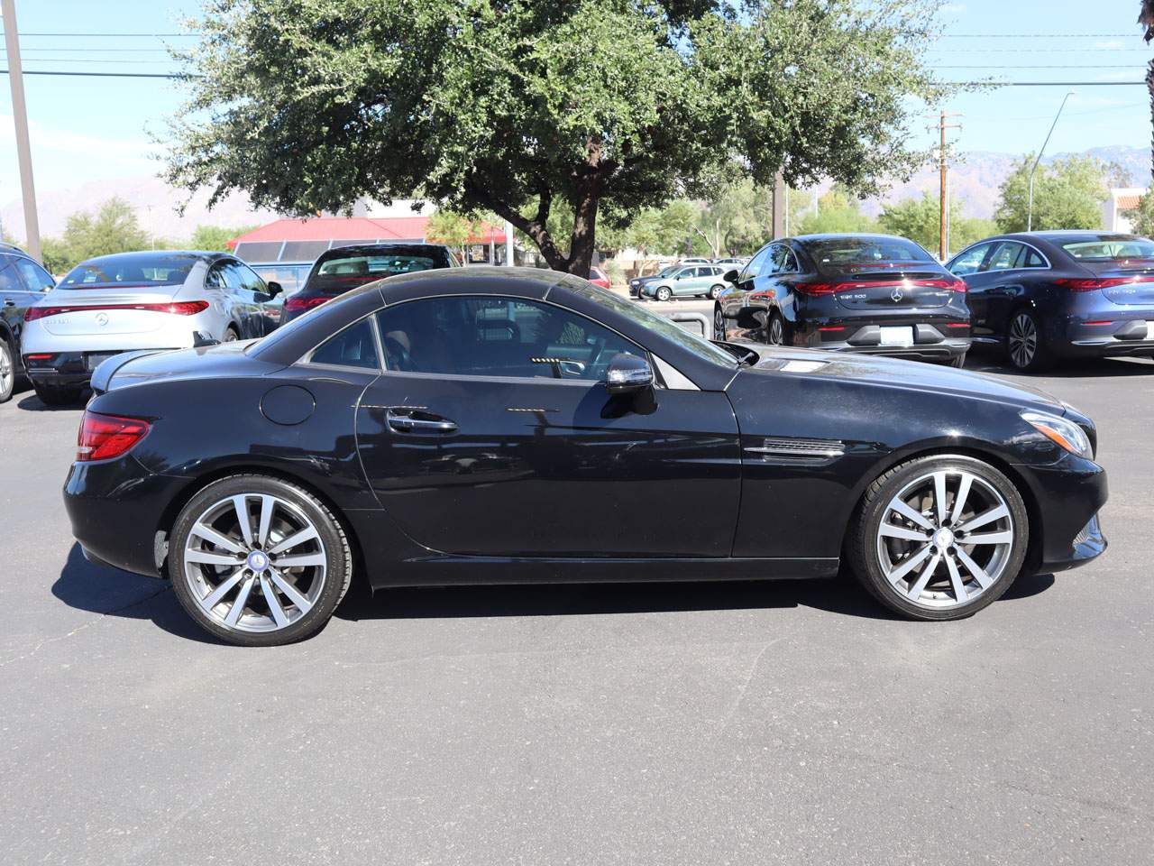 2017 Mercedes-Benz SLC 300